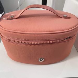 Lululemon oval top access kit